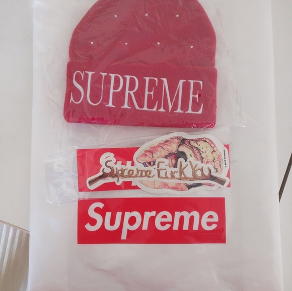 supreme studded beanie